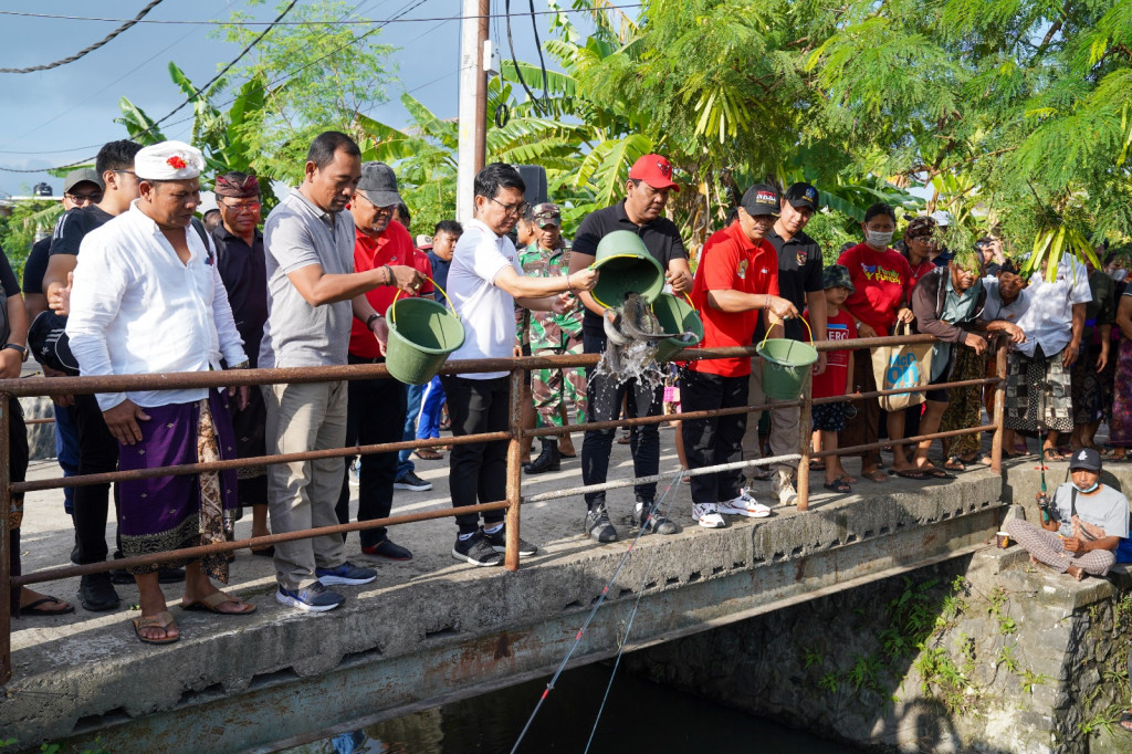 Bupati Giri Prasta buka Lomba Mancing Air Deras ST. Taman Swastika Banjar Alangkajeng